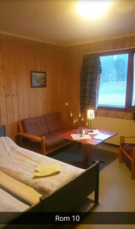 Dombas Motel Bagian luar foto