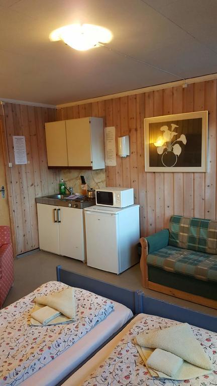 Dombas Motel Bagian luar foto